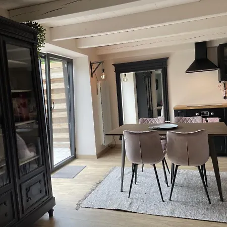 Les Du Grand Saule بيت للعطل