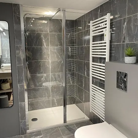 Les Du Grand Saule بيت للعطل